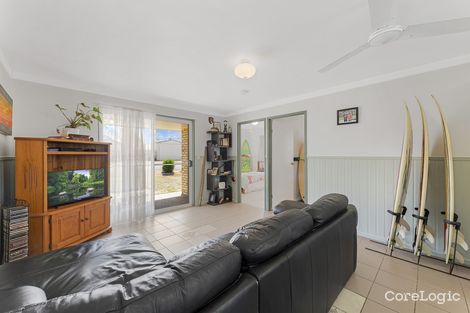 Property photo of 8 Island View Drive Winfield QLD 4670