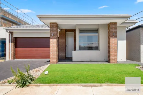 13 Horseshoe Pde, Fraser Rise, VIC 3336