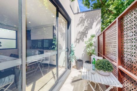 Property photo of 2/18 Canterbury Road Toorak VIC 3142