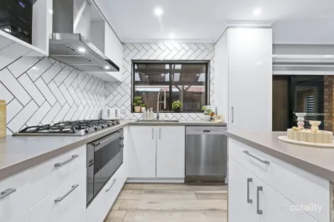 Property photo of 38 Dartmoor Drive Cranbourne East VIC 3977