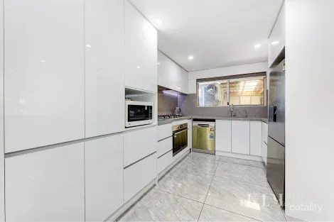 Property photo of 19 Bushfield Crescent Coolaroo VIC 3048