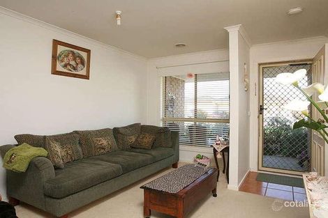 Property photo of 10 Thistlewood Place Cranbourne East VIC 3977