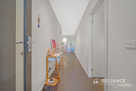 Property photo of 5 Cloudy Crescent Point Cook VIC 3030