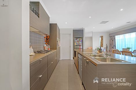 Property photo of 5 Cloudy Crescent Point Cook VIC 3030