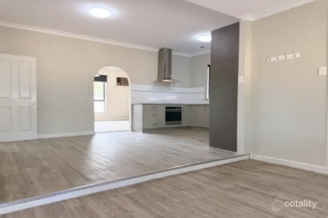 Property photo of 18 Bennett Road Horsham VIC 3400