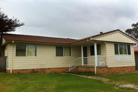 5 CHISHOLM CL, ARMIDALE, NSW 2350