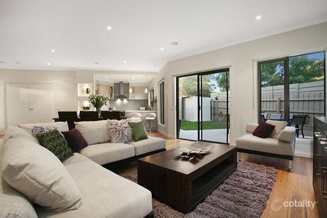 Property photo of 2/19 Diosma Drive Glen Waverley VIC 3150
