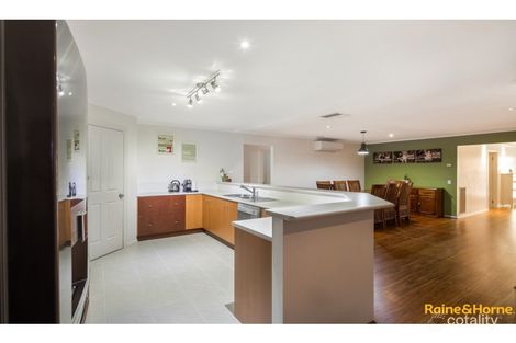 Property photo of 11 Rushcutters Place Taylors Hill VIC 3037