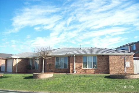 64 Sandalwood Dr, Narre Warren, VIC 3805