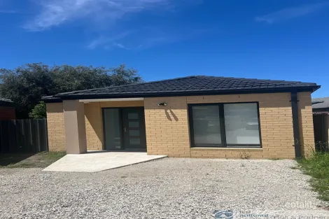 2 Moffat Cl, Endeavour Hills, VIC 3802