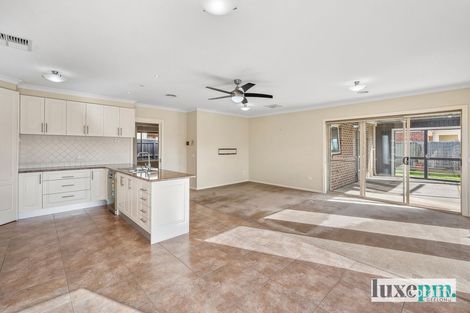 Property photo of 2 Ralph Court Bell Park VIC 3215