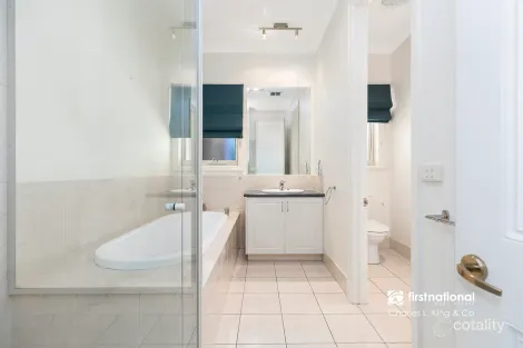 Property photo of 11 Chelsworth Drive Echuca VIC 3564