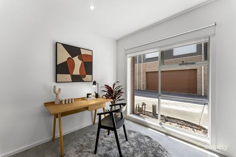 Property photo of 8/5 Strathvea Lane Caroline Springs VIC 3023
