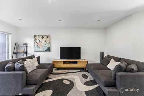 Property photo of 8/5 Strathvea Lane Caroline Springs VIC 3023