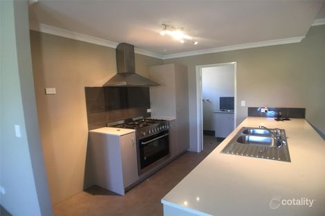 Property photo of 39 Pinker Crescent Maida Vale WA 6057