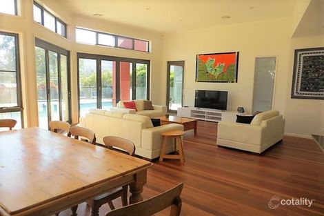 Property photo of 11 Jelbart Street Mawson ACT 2607