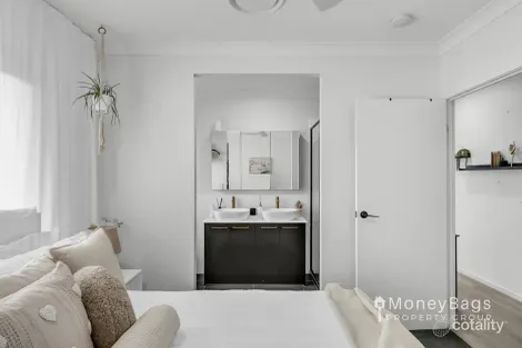 Property photo of 8 Colmar Street Jimboomba QLD 4280