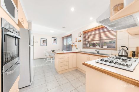 Property photo of 13 Spaniel Court Mill Park VIC 3082