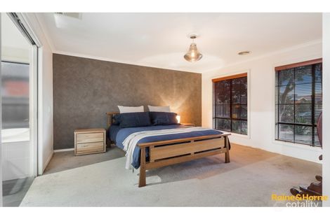 Property photo of 11 Rushcutters Place Taylors Hill VIC 3037