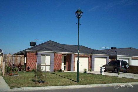 Property photo of 42 Szer Way Carrum Downs VIC 3201