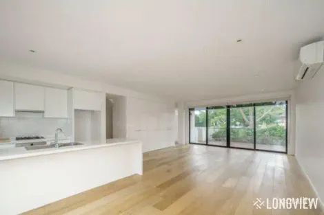 Property photo of 2/415 Warrigal Road Burwood VIC 3125