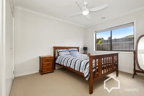 Property photo of 12 Roper Terrace Epsom VIC 3551