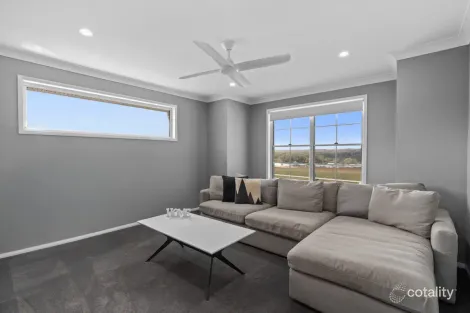 Property photo of 23 Gran Paradiso Way Meringandan West QLD 4352