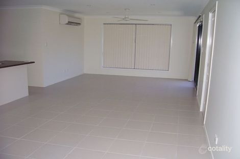 Property photo of 1/10 Jooloo Court Kin Kora QLD 4680