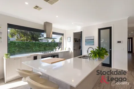Property photo of 15 Alexo Road Mickleham VIC 3064