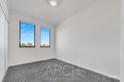 Property photo of 74 Heather Grove Clyde North VIC 3978