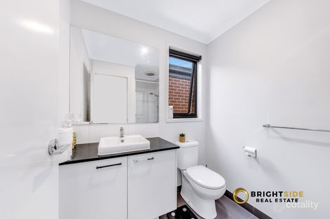 Property photo of 12 Ramlegh Boulevard Clyde North VIC 3978