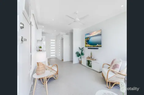 Property photo of 2/592 Oxley Avenue Scarborough QLD 4020