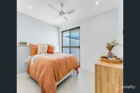 Property photo of 2/592 Oxley Avenue Scarborough QLD 4020