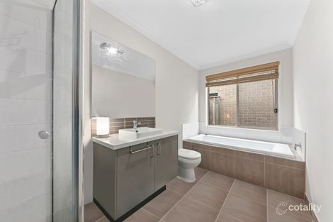 Property photo of 17 Forrester Grove Fraser Rise VIC 3336