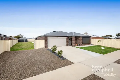 Property photo of 11 Royal Court Shepparton VIC 3630