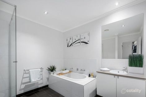 Property photo of 96 Waverley Park Drive Mulgrave VIC 3170