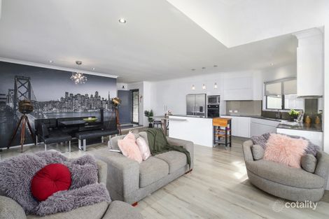 Property photo of 10 Robinia Parade Springfield NSW 2250