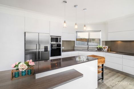 Property photo of 10 Robinia Parade Springfield NSW 2250