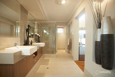 25 Sunray Ave, Piara Waters, WA 6112