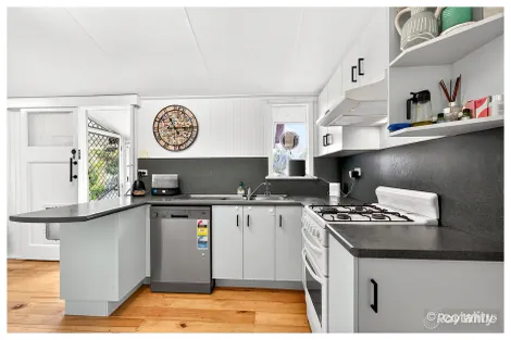Property photo of 98 Princess Street Berserker QLD 4701