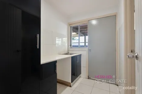 Property photo of 93 Ashleigh Crescent Meadow Heights VIC 3048