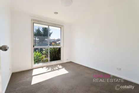 Property photo of 93 Ashleigh Crescent Meadow Heights VIC 3048