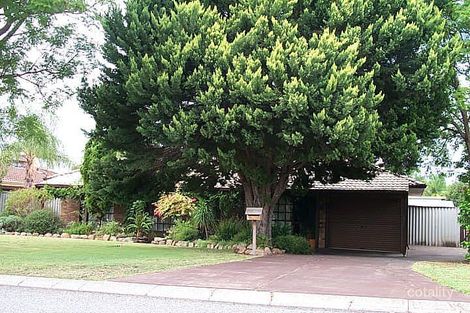 6 Camden Ct, Thornlie, WA 6108