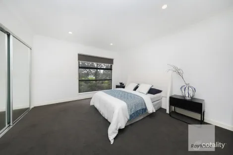 Property photo of 4 Lemnos Walk Greenvale VIC 3059