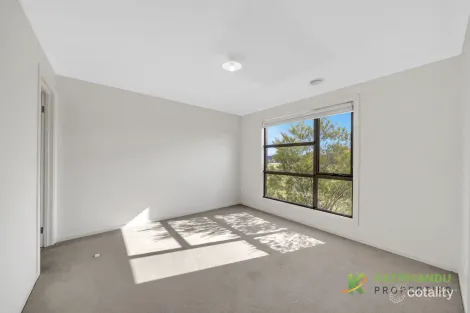 Property photo of 13 Dovetail Walk Tarneit VIC 3029