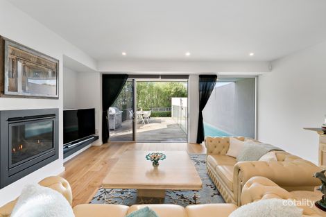Property photo of 18A Nepean Highway Dromana VIC 3936