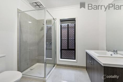 Property photo of 10 Holyoake Parade Manor Lakes VIC 3024