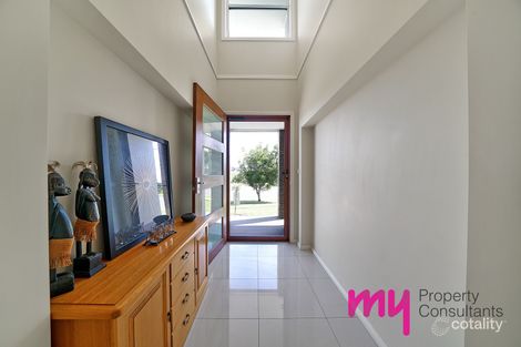 Property photo of 18 Liz Kernohan Drive Elderslie NSW 2570