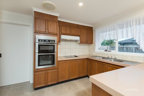 Property photo of 38 James Cook Drive Endeavour Hills VIC 3802