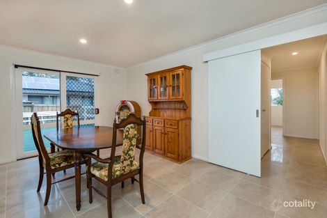 Property photo of 38 James Cook Drive Endeavour Hills VIC 3802